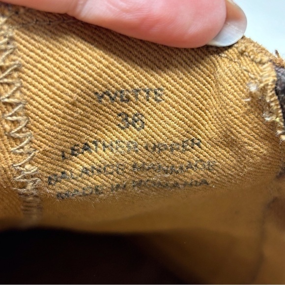 Steve Madden Tan Leather Western Style Pointed Toe Ankle Boots Size 36 Zipper - Picture 12 of 13